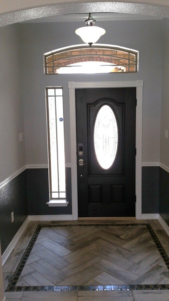Building Photo - 220 Black Walnut Ct