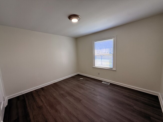 Building Photo - 2900 Lawndale Dr