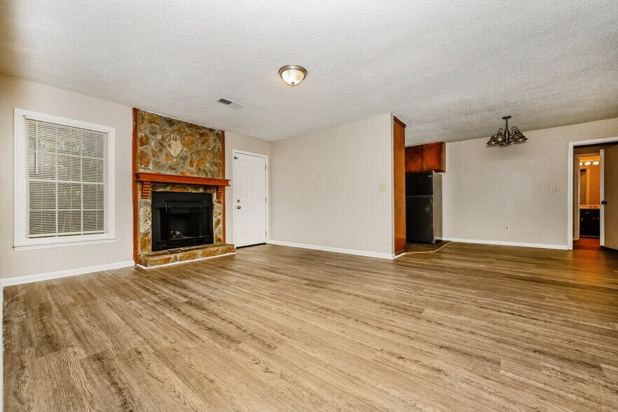 Building Photo - 235 Ashland Dr