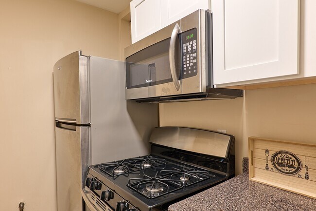 Building Photo - 198 Court St