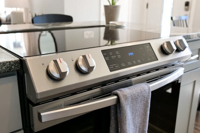 Building Photo - 7906 Lanyard Dr