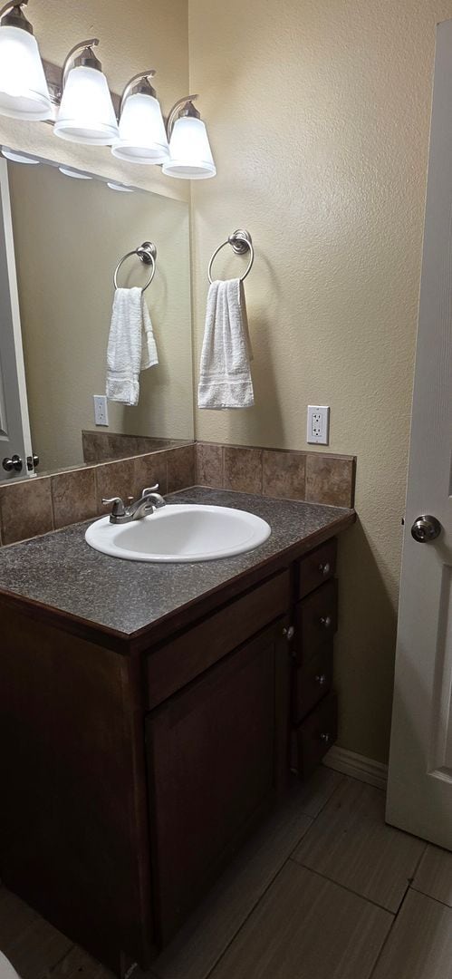Building Photo - 1011 Hacienda Ct