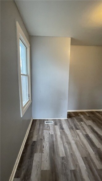 Building Photo - 139 N Water Ave