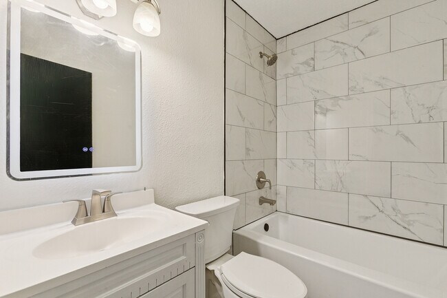 Building Photo - 228 Chapel Ln