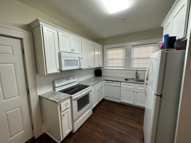 Building Photo - Leasing for Fall 2026