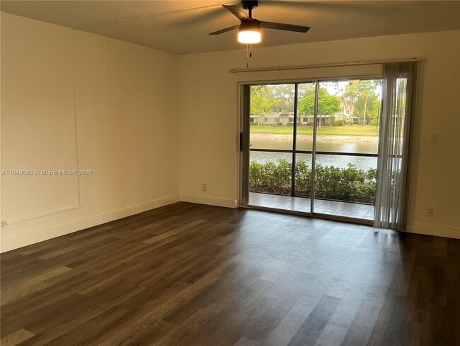 Building Photo - 407 Gardens Dr