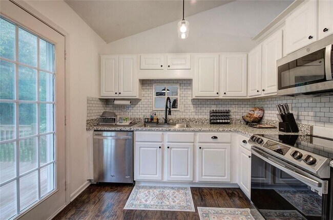 Building Photo - 106 Muirwood Dr