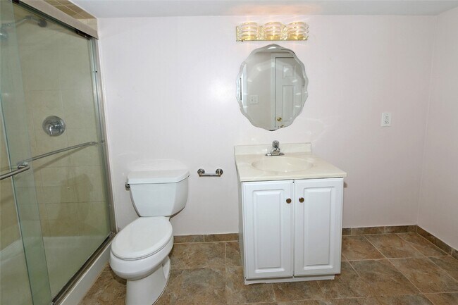 Building Photo - 12901 Fernway Ln