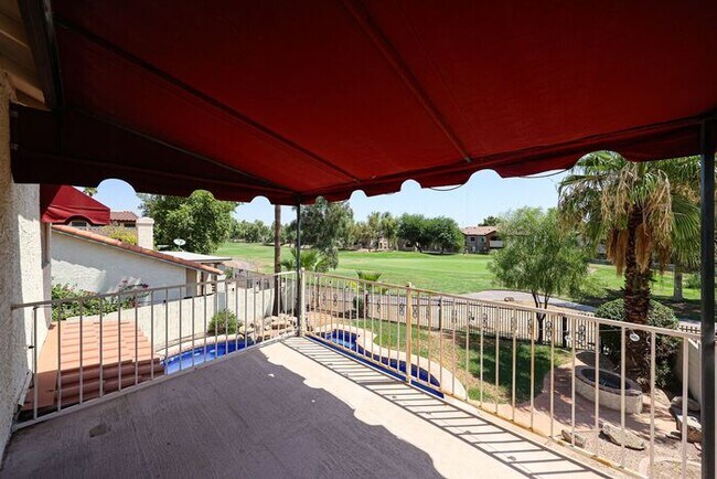 Building Photo - Stunning 3 bedroom, 2.5 bathroom Gold Cour...