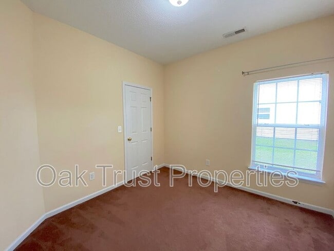 Building Photo - 119 Speer St