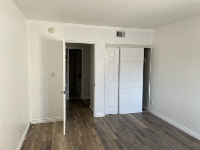 Building Photo - 18307 Burbank Blvd