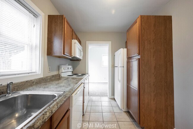 Building Photo - Cozy 1-Bedroom Gem in Indianapolis with Spacious Living – 750 Sq Ft!