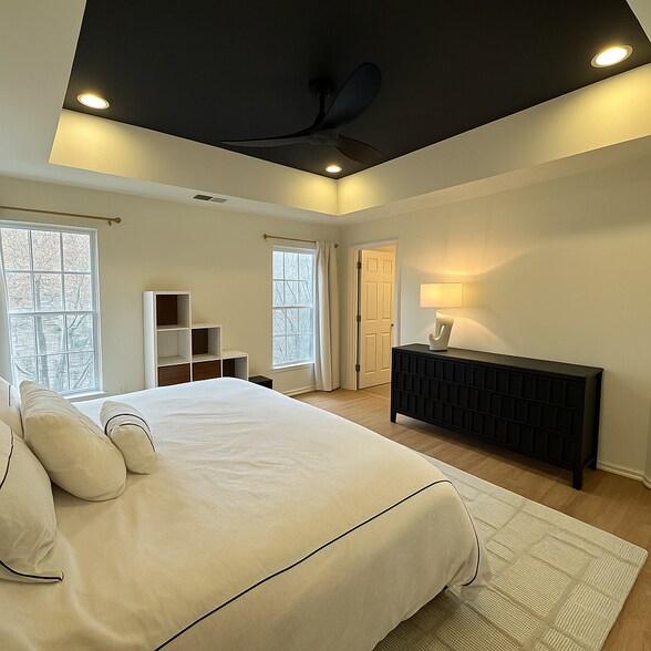 Building Photo - 250 W Bland St