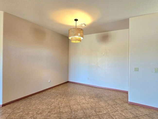 Building Photo - 7425 Kellogg Ave