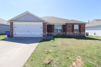 Building Photo - 3 Bed | 2 Bath | Broken Arrow