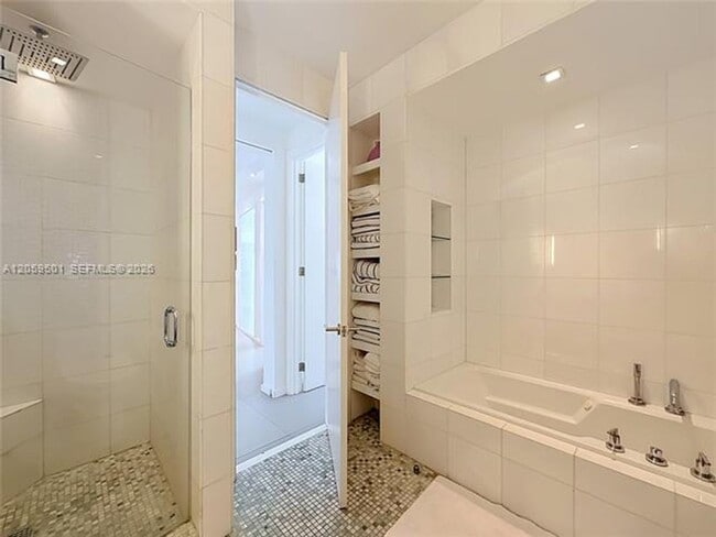 Building Photo - 1460 Ocean Dr