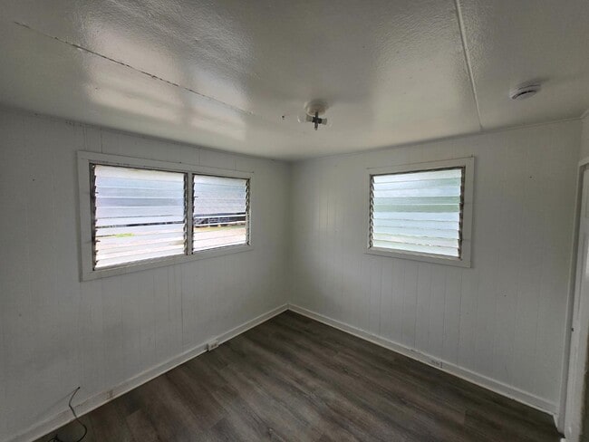 Building Photo - 84-956 Hanalei St - Unit B