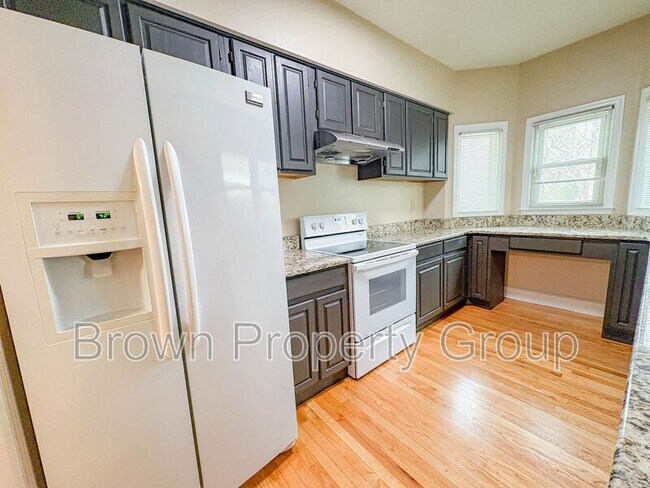 Building Photo - 741 Victorian Pl