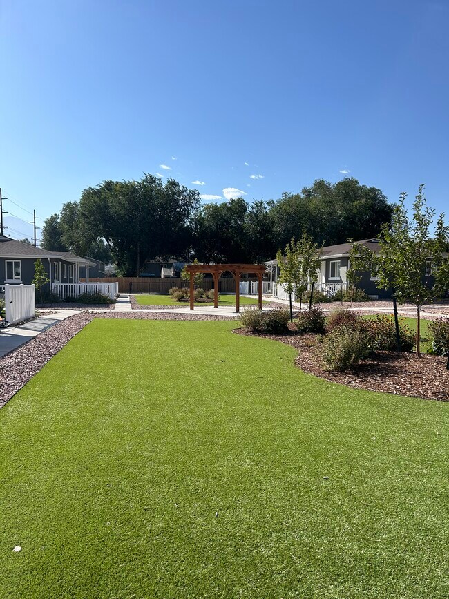 Building Photo - 3410 N Cascade Ave