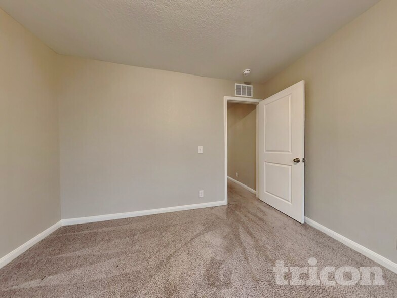 Building Photo - 16019 Dominic Pl
