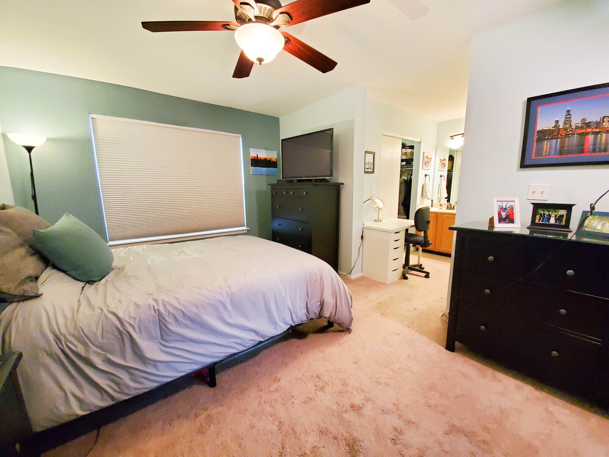 Master bedroom - 344 S Lancelot Ln