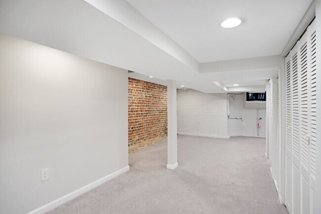 Building Photo - Charming Capitol Hill House| Don't miss the 3D-TOUR!