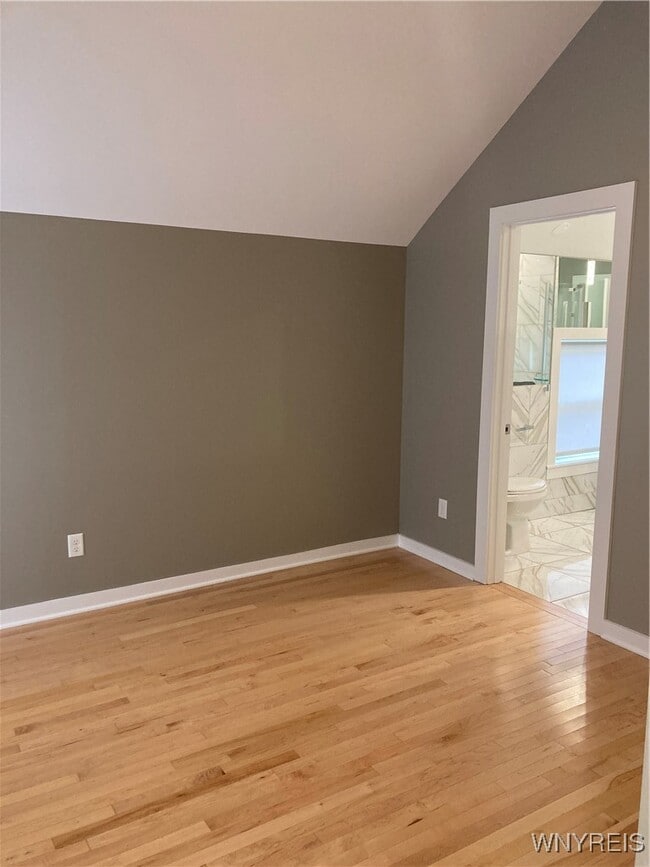 Building Photo - 62 Tracy St