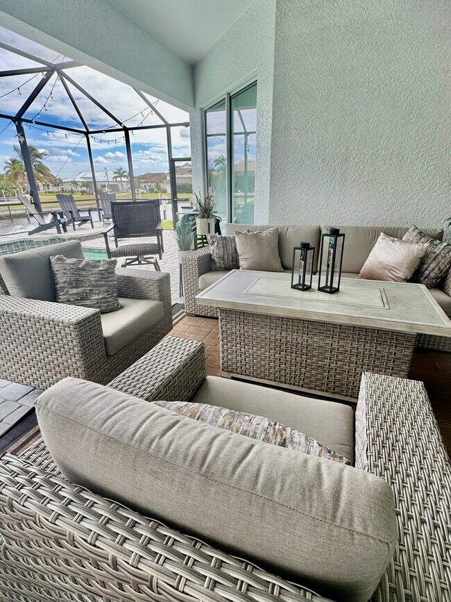 Building Photo - 1410 Vía Milanese