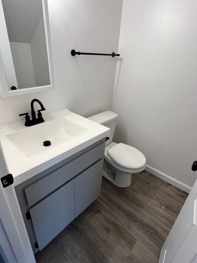 Building Photo - 851 NE A St