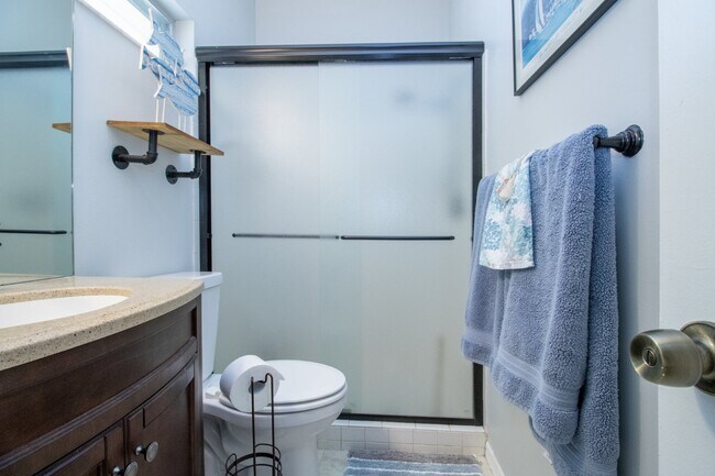 Building Photo - Fully Furnished - 2 bed 2 Bath villa - South Sarasota