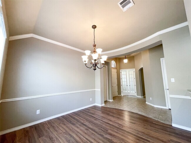 Building Photo - 2605 Tumbling River Dr