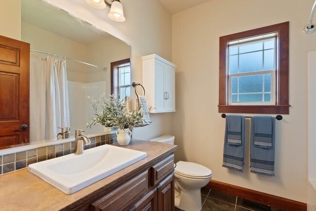 Building Photo - 1981 W Twinkling Star Rd