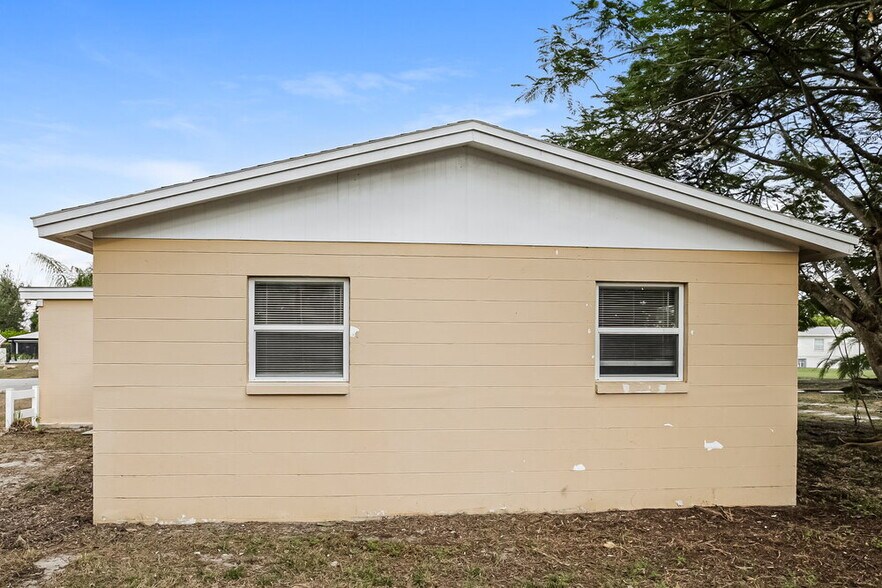 Building Photo - 36 Abaco St