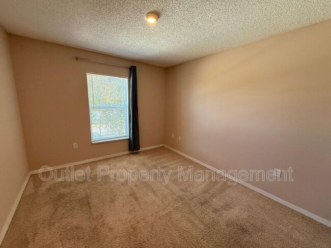 Building Photo - 1437 Dandelion Dr