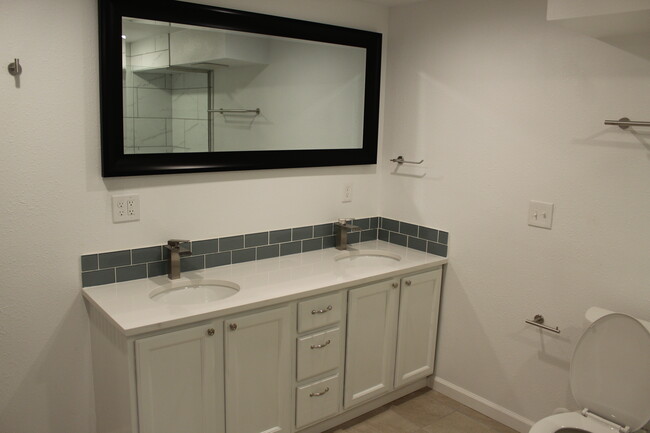 Master Bath - double sink, vanity for storage - 2712 S Cole Ct