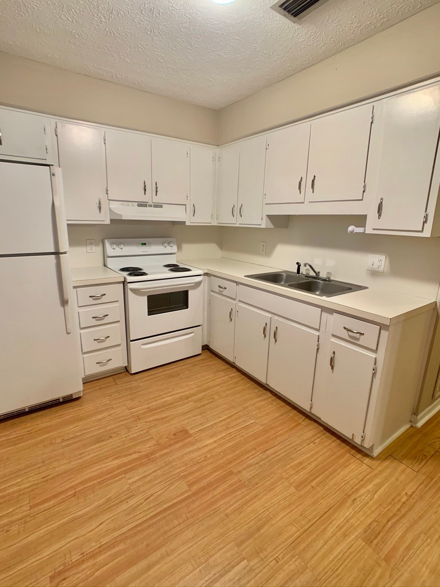 211-4 - 211 Auburn Dr