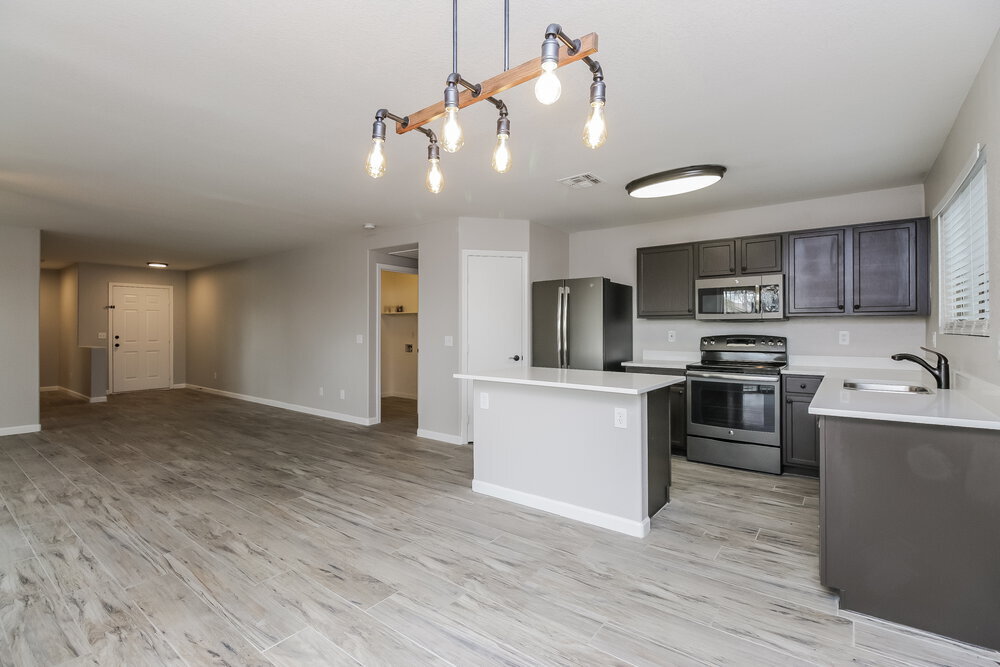 Building Photo - 2466 E Hazeltine Way