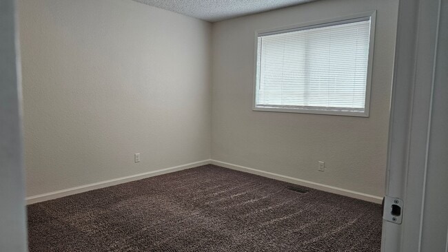 Building Photo - 1953-1953 S Owyhee St