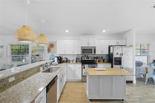 Building Photo - 27 Mala Compra Rd