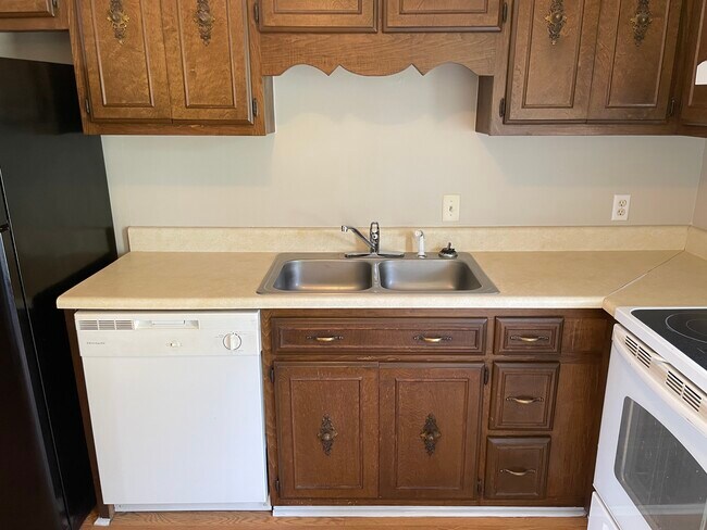 Building Photo - 100 Lanier Dr