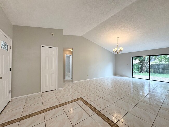 Building Photo - Great 3 BR home ~ Fenced Back Yard ~ A-Rated Oviedo Schools