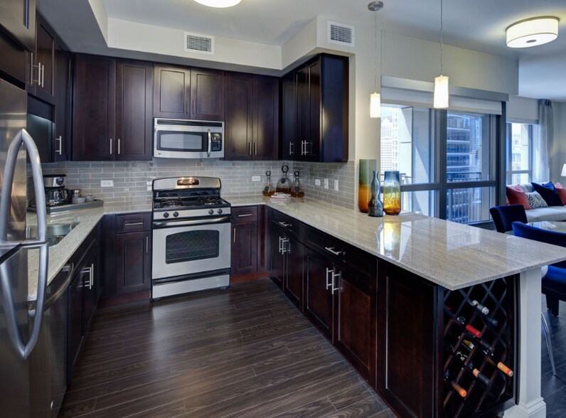 Building Photo - 65 W Hubbard St