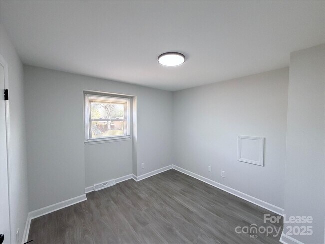 Building Photo - 6207 Eagle Peak Dr