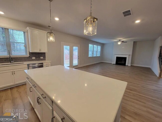 Building Photo - 604 Cunninghame Ct