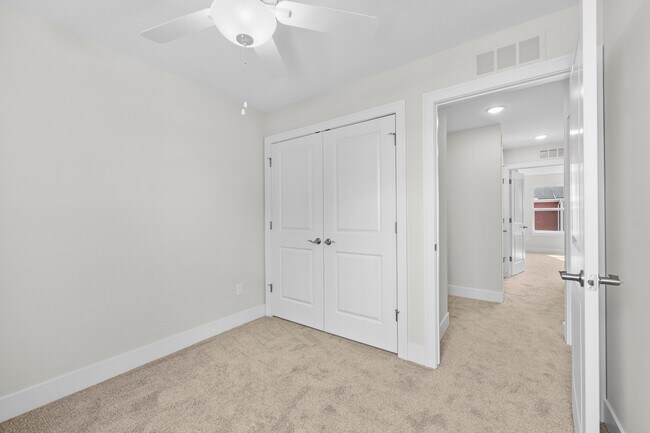 Building Photo - 4849 Lismore Ln