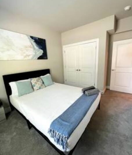 Building Photo - 5018 Central Ave