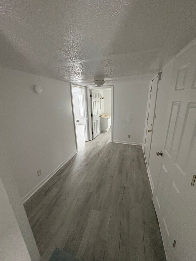 Building Photo - 108 N Hamilton St