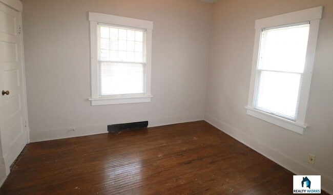 Building Photo - Quaint 2 Bedroom House for Rent
