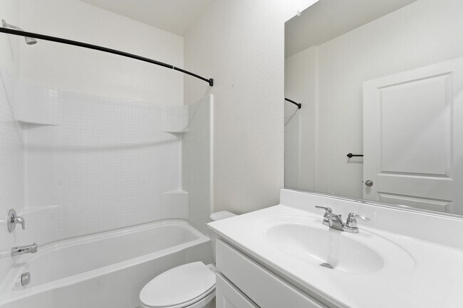 Building Photo - Modern Litchfield Park Home | 4 Bed, RV Gate + Open Kitchen