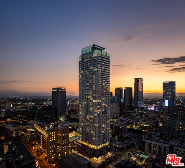 Building Photo - 230 W Olympic Blvd